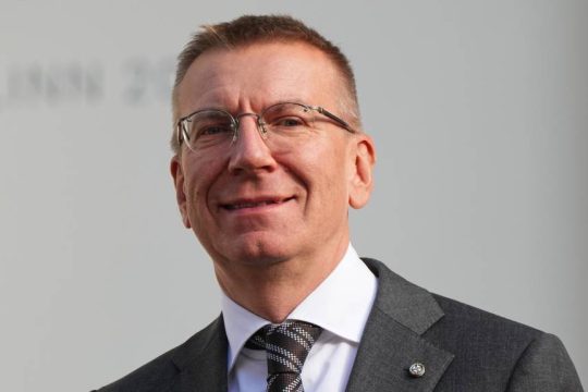 Λετονία: Ο πρόεδρος πρότεινε βουλευτή της αντιπολίτευσης για να ηγηθεί της επόμενης κυβέρνησης